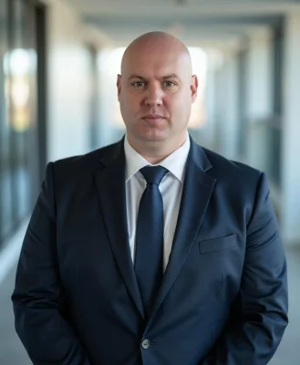 Joel R. Klemmer professionelles Studio-Porträt ausgerichtet auf Governance und öffentlichen Dienst